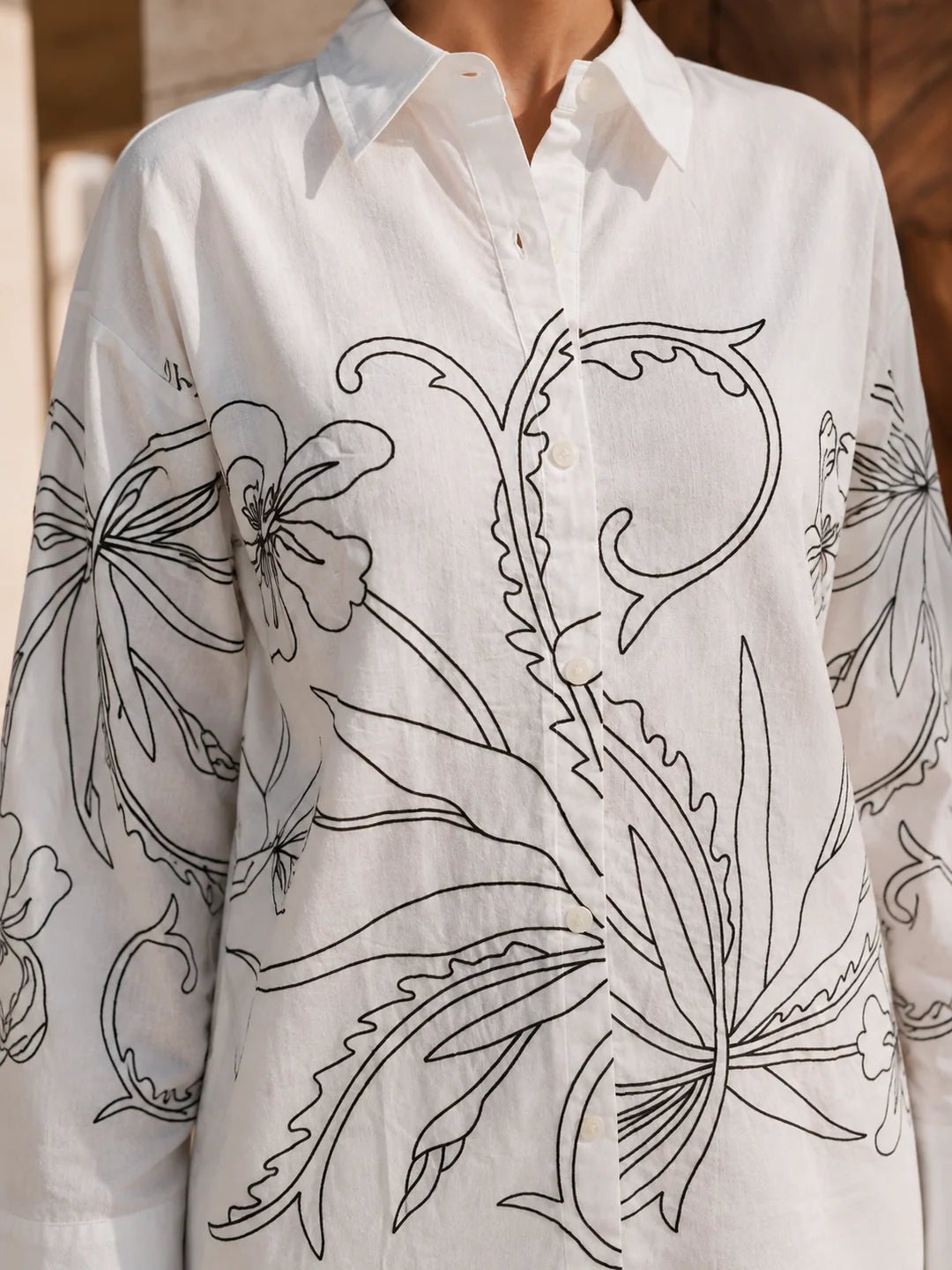 Dailyfab White Floral Embroidered Co-Ord Set in Cotton - Image 3