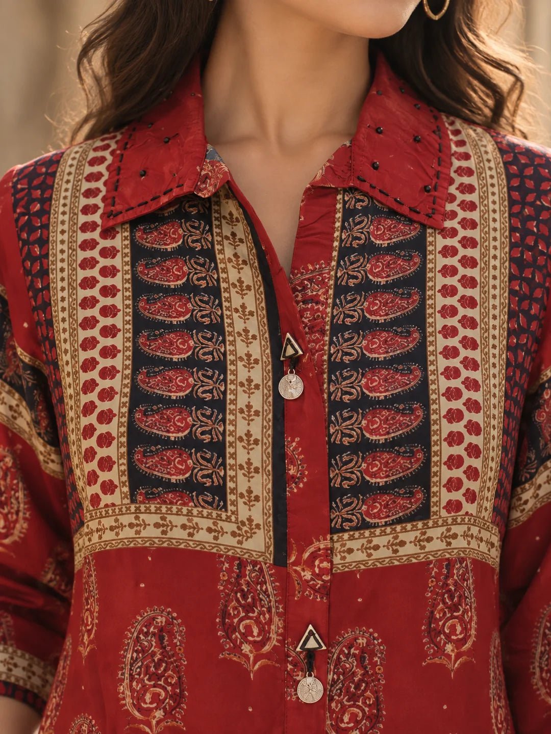 Dailyfab Maroon & Black Embellished Paisley Print Co-Ord Set in Crepe - Image 3