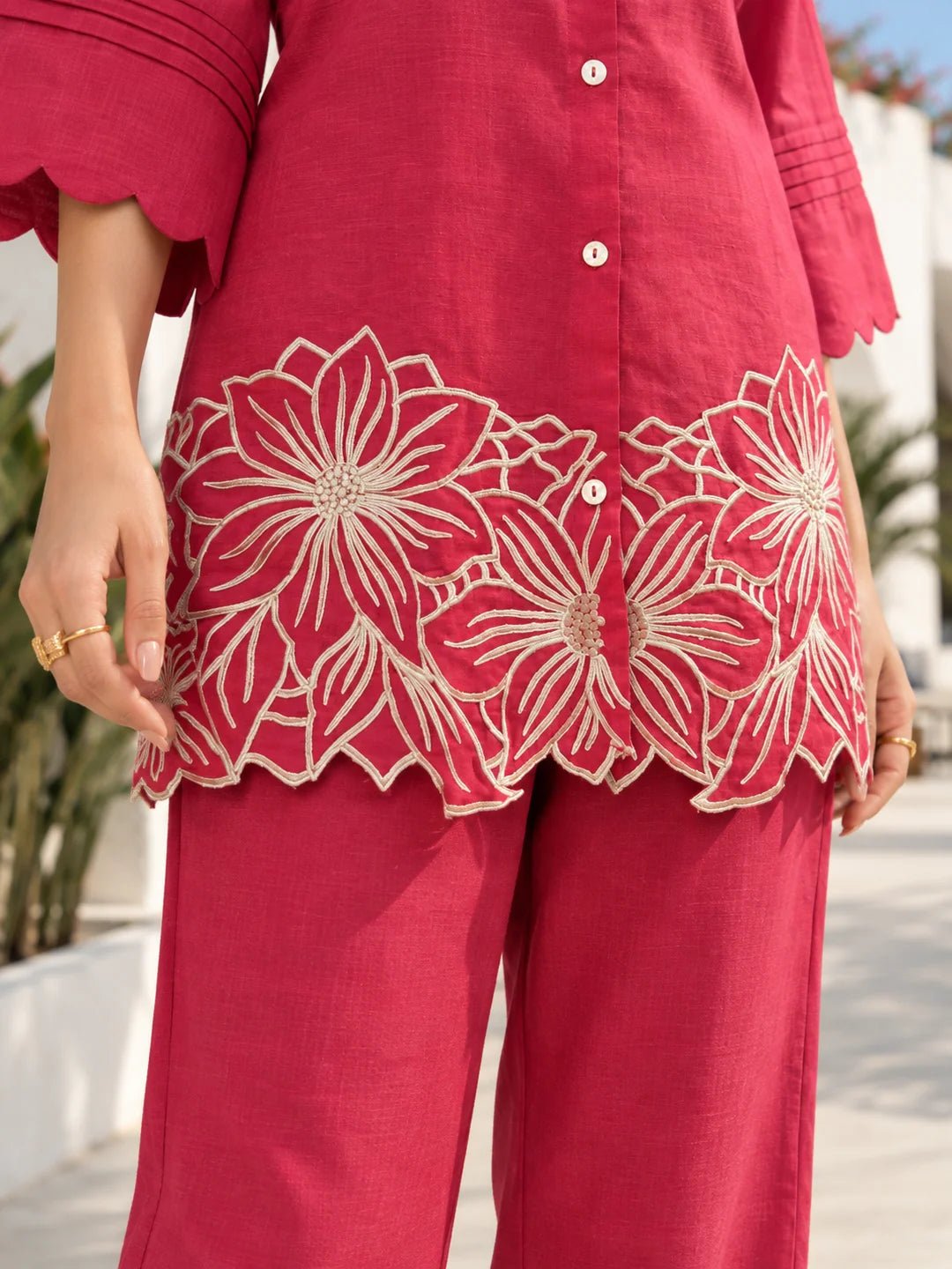 Dailyfab Pink Floral Embroidered Co-ord Set in Handloom - Image 3